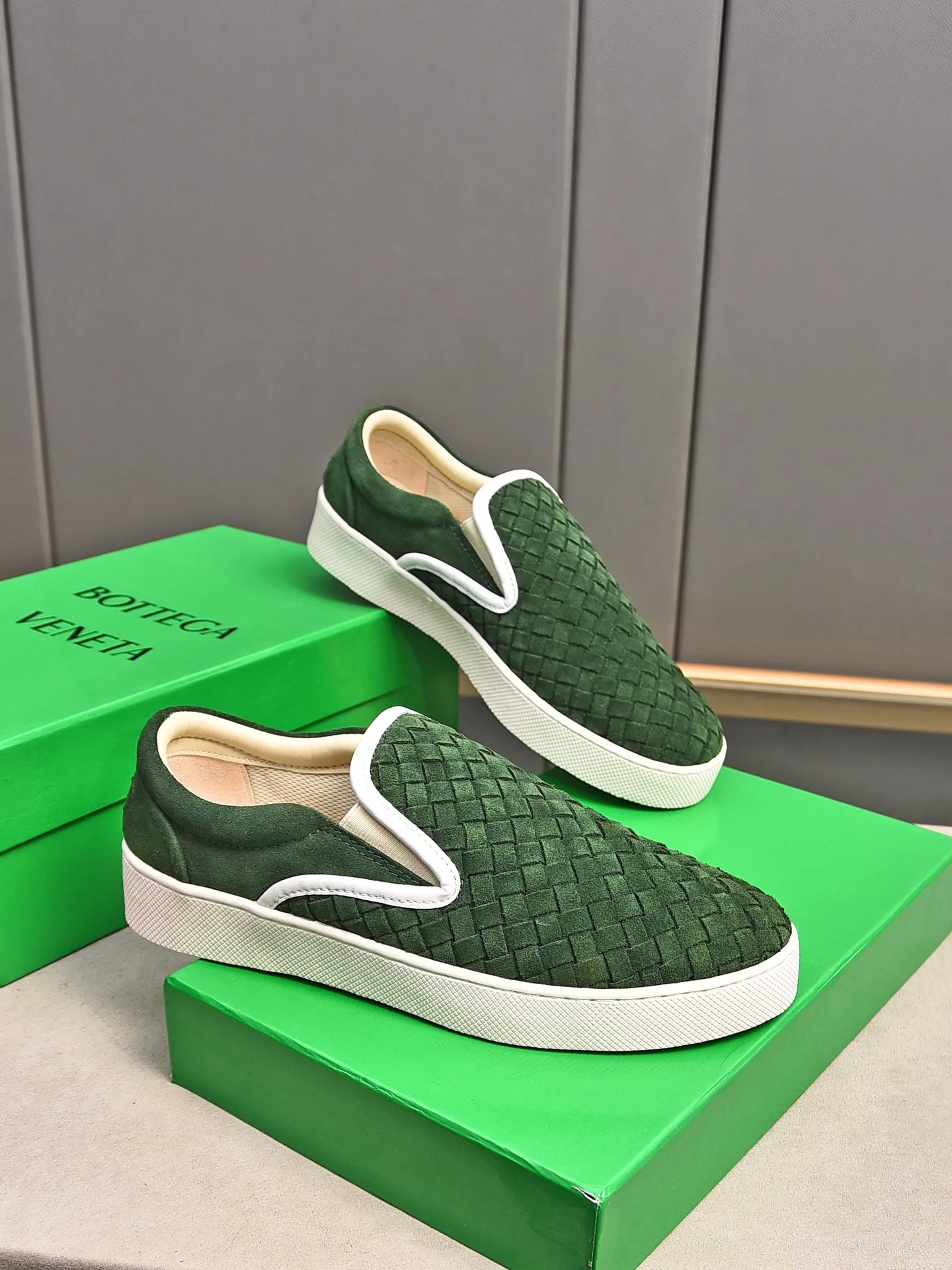 Men's shoes 💰460 [Sleeves series] BOTTEG* VENET* - high-end boutique Size: 38-44 (45 customized) BV new product, first-layer cowhide artificially woven classic style harmoniously blends with contemporary fashion temperament, rubber soles are light and flexible, water-dyed sheepskin pads! [Taobao, Tmall, and live streaming are the first choices]